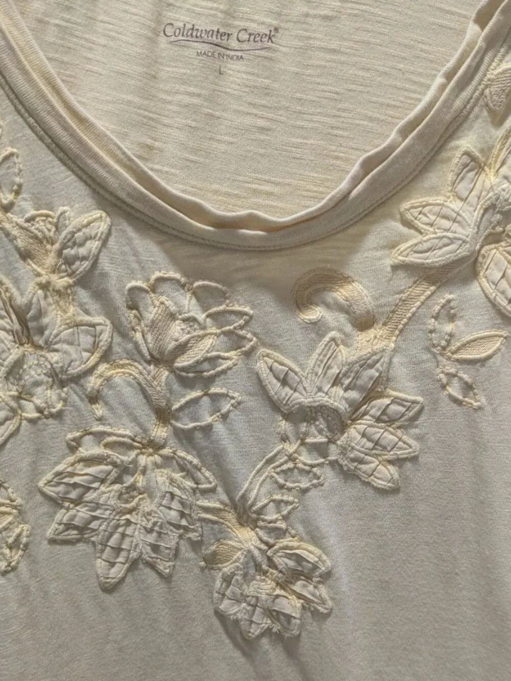 Coldwater Creek Lovely Soft Yellow Floral Embroidered T-Shirt Large